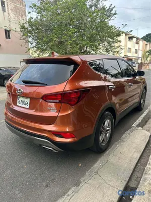2017 Hyundai Santa Fe — foto 4 / 10