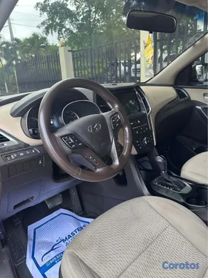 2017 Hyundai Santa Fe — foto 10 / 10