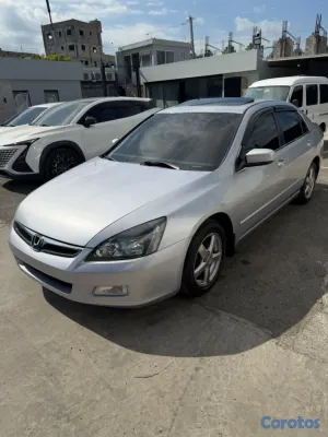 2004 Honda Accord — foto 9 / 11