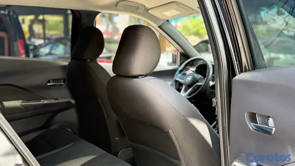 2020 Nissan Kicks — foto 8 / 10
