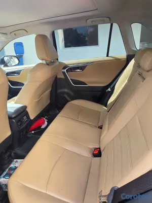 2025 Toyota Rav-4 — foto 6 / 8