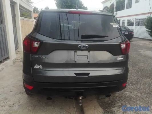 2019 Ford Escape — foto 3 / 11