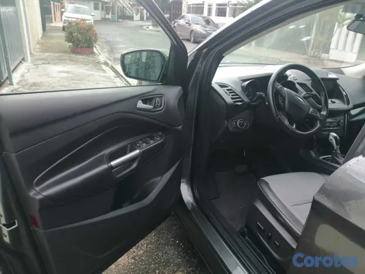 2019 Ford Escape — foto 4 / 11