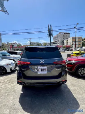 2023 Toyota Fortuner — foto 6 / 9