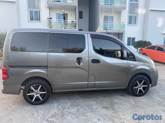 2015 Nissan NV — foto 4 / 7