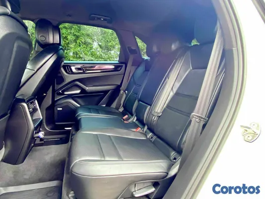 2019 Porsche Cayenne — foto 2 / 10
