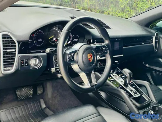 2019 Porsche Cayenne — foto 9 / 10