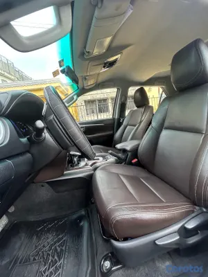 2020 Toyota Fortuner — foto 4 / 8