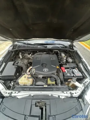 2020 Toyota Fortuner — foto 8 / 8