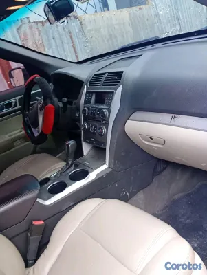 2011 Ford Explorer — foto 3 / 5