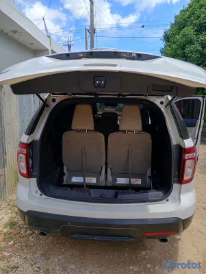 2011 Ford Explorer — foto 4 / 5