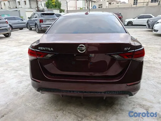 2020 Nissan Sentra — foto 3 / 10