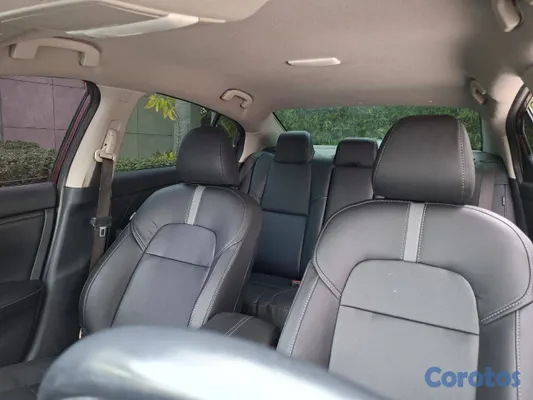 2020 Nissan Sentra — foto 7 / 10