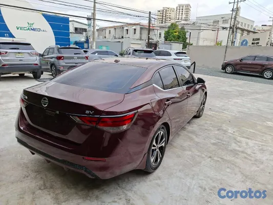2020 Nissan Sentra — foto 8 / 10
