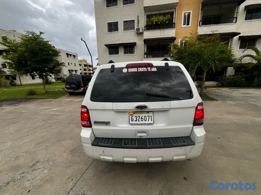 2010 Ford Escape — foto 11 / 11
