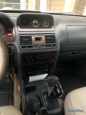 1998 Mitsubishi Montero — foto 6 / 13