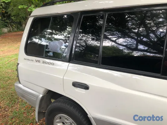 1998 Mitsubishi Montero — foto 13 / 13