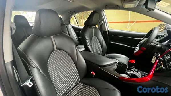 2021 Toyota Camry — foto 2 / 8