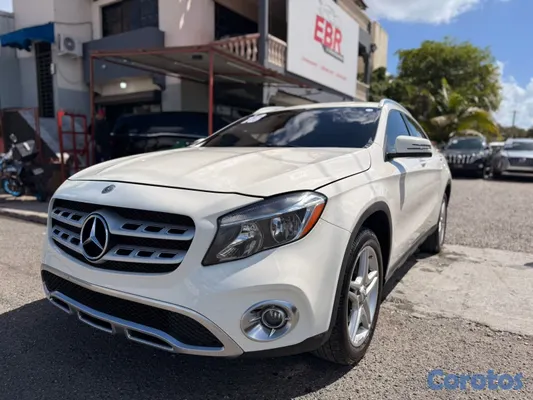 2018 Mercedes Clase GLA — foto 2 / 10