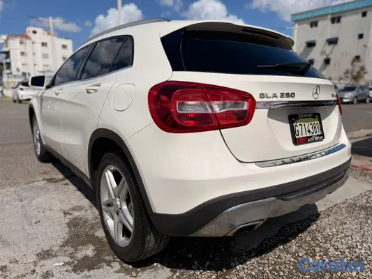 2018 Mercedes Clase GLA — foto 7 / 10