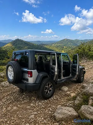 2017 Jeep Wrangler — foto 2 / 3