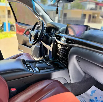 2017 Lexus Lx — foto 9 / 9