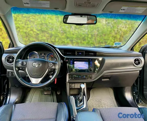2019 Toyota Corolla — foto 8 / 10