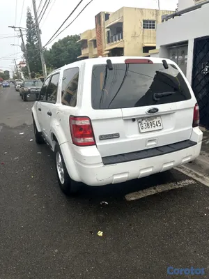 2011 Ford Escape — foto 4 / 8