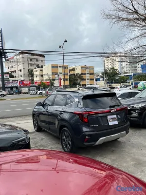 2025 Kia Seltos — foto 6 / 10