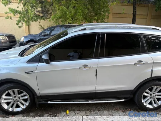 2014 Ford Escape — foto 4 / 7