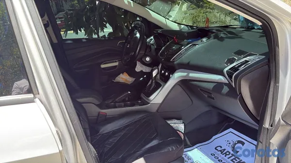 2014 Ford Escape — foto 5 / 7