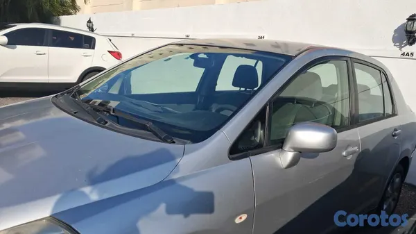 2011 Nissan Tiida — foto 3 / 7