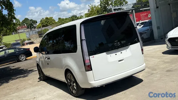 2022 Hyundai Staria — foto 4 / 10