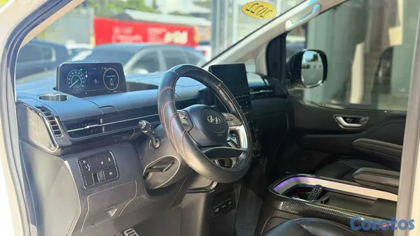2022 Hyundai Staria — foto 5 / 10