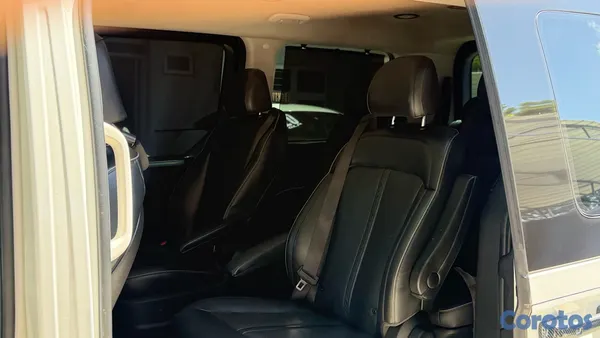 2022 Hyundai Staria — foto 6 / 10