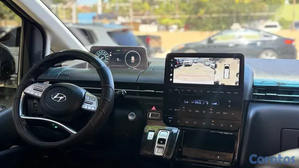 2022 Hyundai Staria — foto 7 / 10