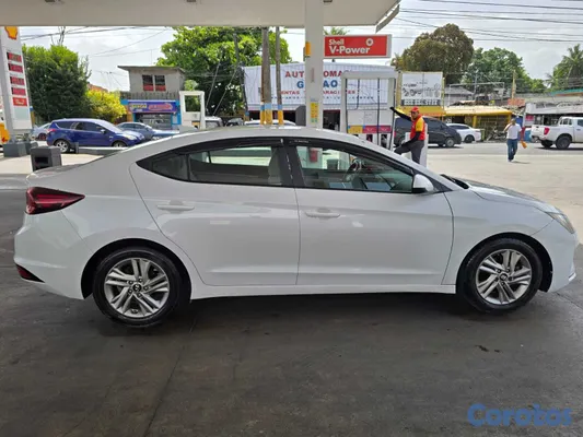 2019 Hyundai Elantra — foto 3 / 11