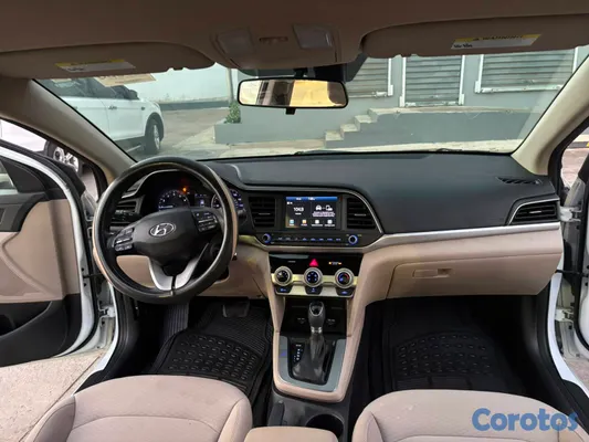 2019 Hyundai Elantra — foto 6 / 11
