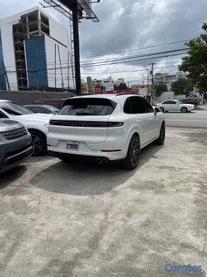 2024 Porsche Cayenne — foto 6 / 9