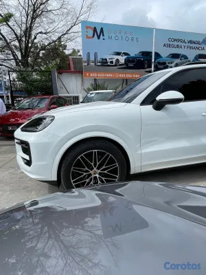 2024 Porsche Cayenne — foto 8 / 9