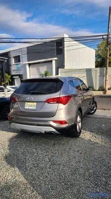 2017 Hyundai Santa Fe — foto 2 / 5