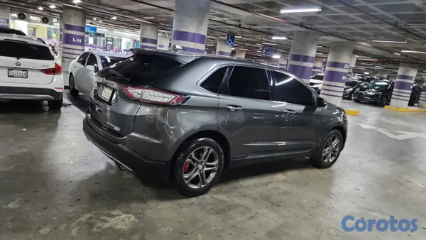 2018 Ford Edge