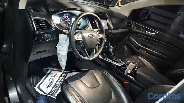 2018 Ford Edge — foto 4 / 10