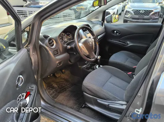 2019 Nissan Versa — foto 3 / 11