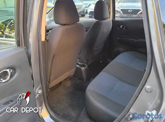 2019 Nissan Versa — foto 5 / 11