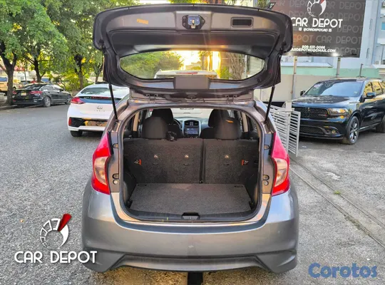 2019 Nissan Versa — foto 7 / 11