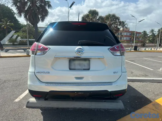 2016 Nissan Rogue — foto 5 / 7