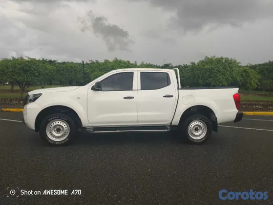 2024 Nissan Frontier — foto 2 / 10