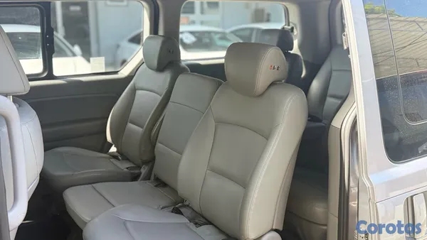2021 Hyundai Grand Starex — foto 7 / 11