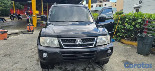 2004 Mitsubishi Montero
